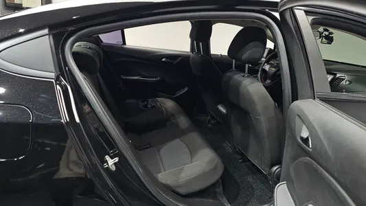 Chevrolet 크루즈 1.4 LS 2017 11