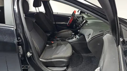 Chevrolet 크루즈 1.4 LS 2017 12