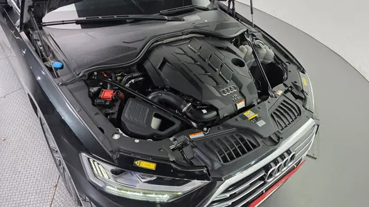 Audi A8 (D5) 60 TFSI LWB 2021 6