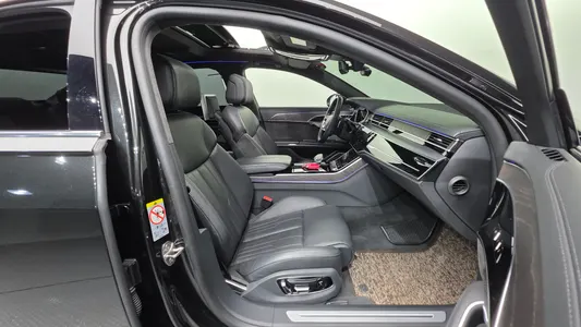 Audi A8 (D5) 60 TFSI LWB 2021 10