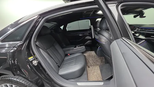 Audi A8 (D5) 60 TFSI LWB 2021 19