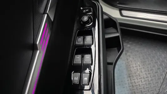 KG Mobility 토레스 HEV 1.5 2WD 2025 14