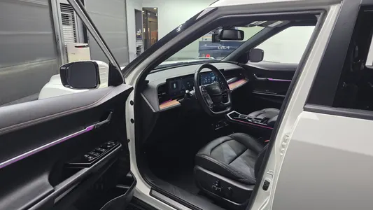 KG Mobility 토레스 HEV 1.5 2WD 2025 10