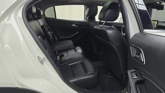 Mercedes-Benz GLA-Class X156 GLA200 d 4MATIC 2016 12
