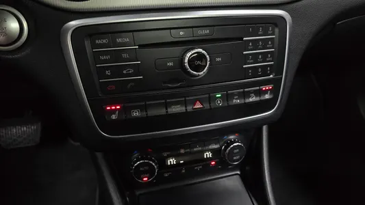 Mercedes-Benz GLA-Class X156 GLA200 d 4MATIC 2016 15