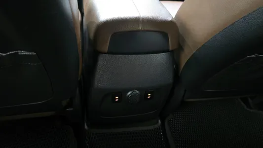 Kia R 2.0 2WD 2011 29