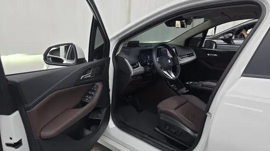 BMW 2 Series Tourer (U06) 218d 2024 10