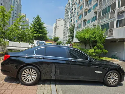 BMW 7 Series (F01) 740Li 2009 7