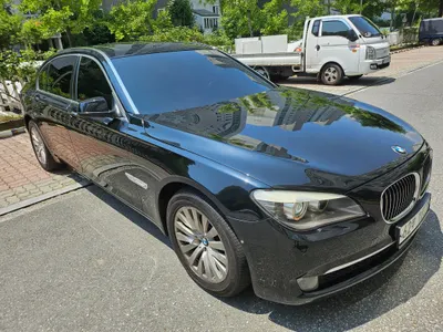 BMW 7 Series (F01) 740Li 2009 8