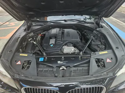 BMW 7 Series (F01) 740Li 2009 9
