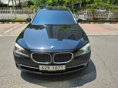 BMW 7 Series (F01) 740Li 2009