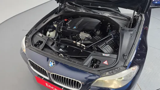 BMW 5 Series (F10) 528i 2012 5
