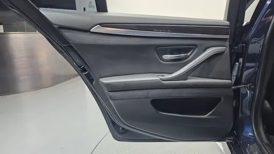 BMW 5 Series (F10) 528i 2012 25