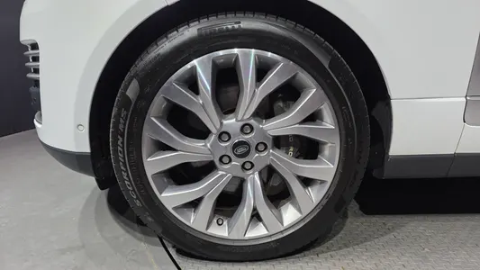 Land Rover 4 4.4 SDV8 AB LWB 2019 4