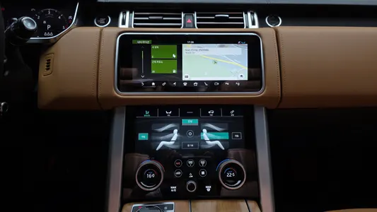 Land Rover 4 4.4 SDV8 AB LWB 2019 13