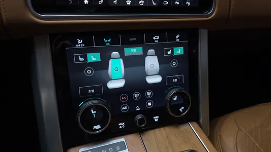 Land Rover 4 4.4 SDV8 AB LWB 2019 15
