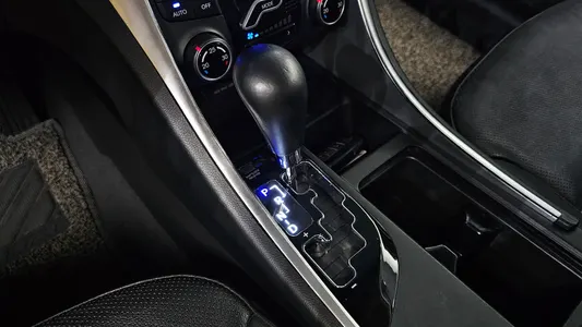 Hyundai YF Y20 2011 9
