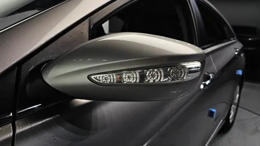 Hyundai YF Y20 2011 18