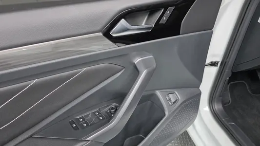 Volkswagen 7 1.5 TSI 2023 13