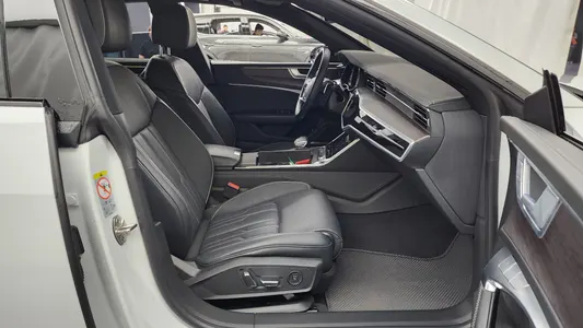 Audi A7 (4K) 55 TFSI 2022 11