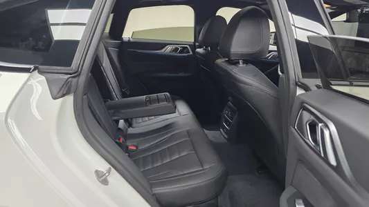 BMW 4 Series (G22) 420i M 2025 26