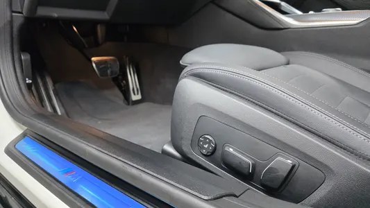 BMW 4 Series (G22) 420i M 2025 34