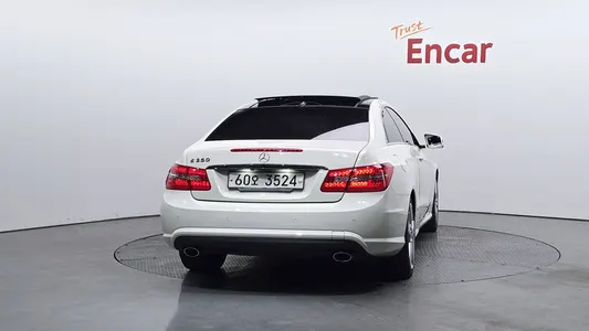 Mercedes-Benz E-Class W212 E350 2010 4