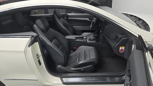 Mercedes-Benz E-Class W212 E350 2010 26