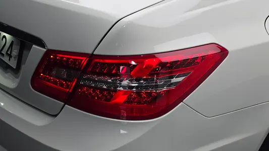 Mercedes-Benz E-Class W212 E350 2010 23