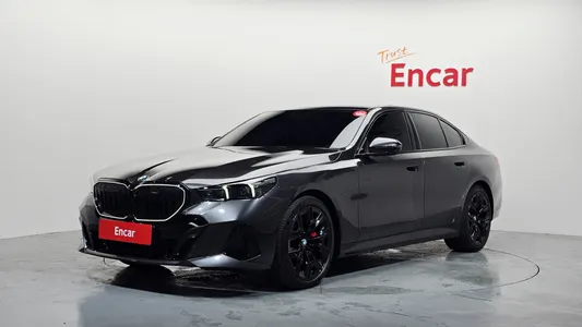BMW 5 Series (G60) 530i xDrive M 2025