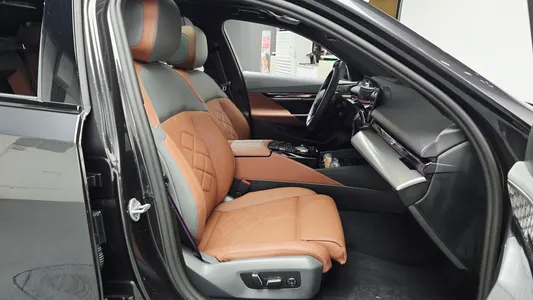 BMW 5 Series (G60) 530i xDrive M 2025 26