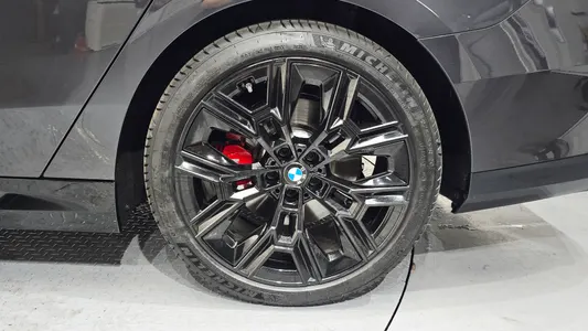 BMW 5 Series (G60) 530i xDrive M 2025 21