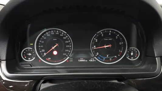 BMW 5 Series (F10) 528i M 2016 8