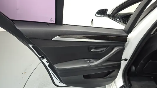 BMW 5 Series (F10) 528i M 2016 26