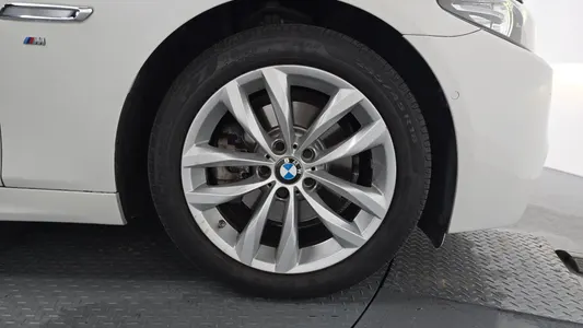 BMW 5 Series (F10) 528i M 2016 22