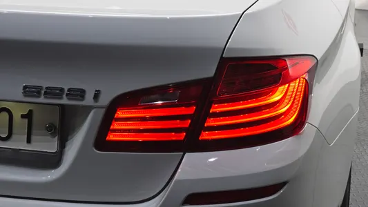 BMW 5 Series (F10) 528i M 2016 24