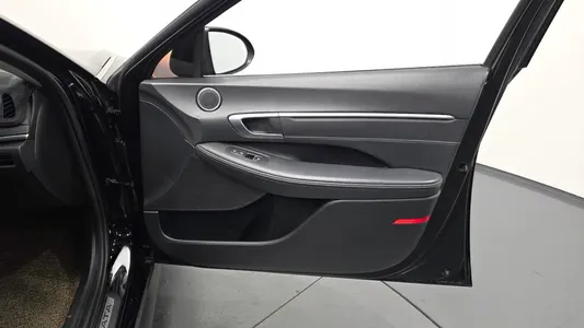 Hyundai (DN8) 2.0 LPG() 2022 25