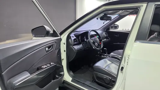 KG Mobility 티볼리 에어 1.6 RX 2WD 2016 10