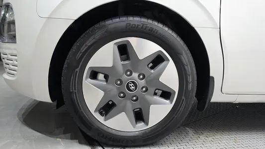 Hyundai Staria 4WD 9 2022 5