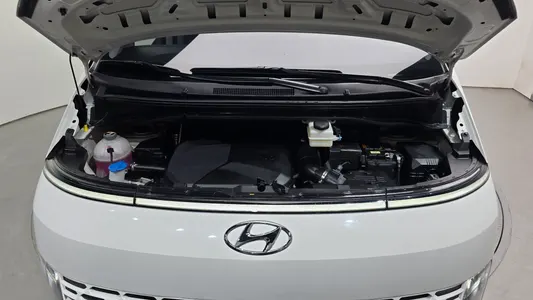 Hyundai Staria 4WD 9 2022 6