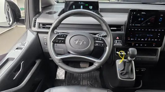 Hyundai Staria 4WD 9 2022 13
