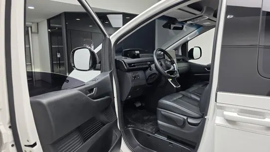 Hyundai Staria 4WD 9 2022 10