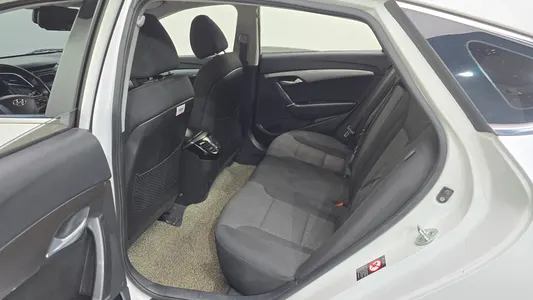 Hyundai i40 1.7 VGT 2015 11