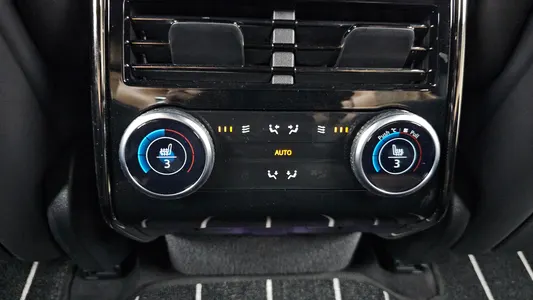Land Rover 3 P360 HSE 2025 18