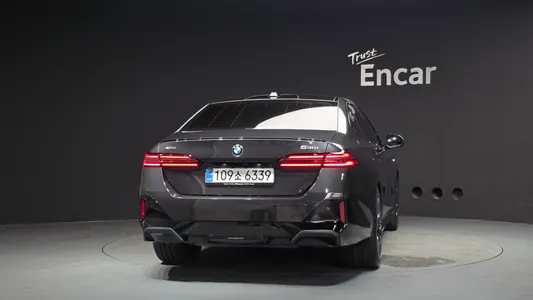 BMW 5 Series (G60) 530i xDrive M 2025 4