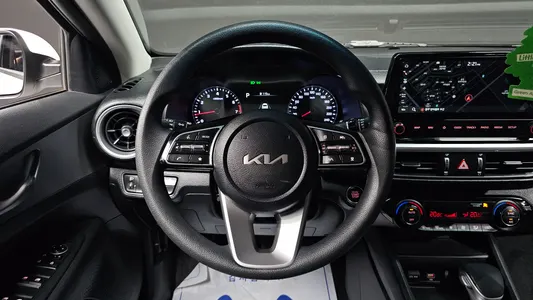 Kia K3 2 1.6 2021 12