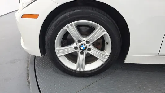 BMW 3 Series (F30) 320d xDrive 2013 5