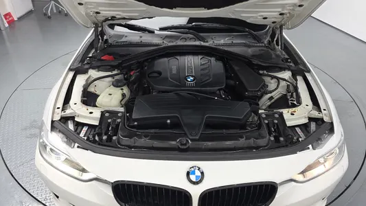 BMW 3 Series (F30) 320d xDrive 2013 6