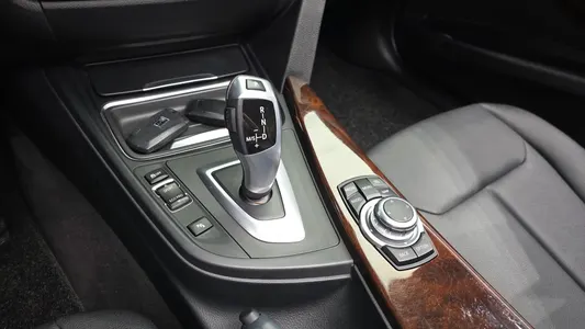 BMW 3 Series (F30) 320d xDrive 2013 9