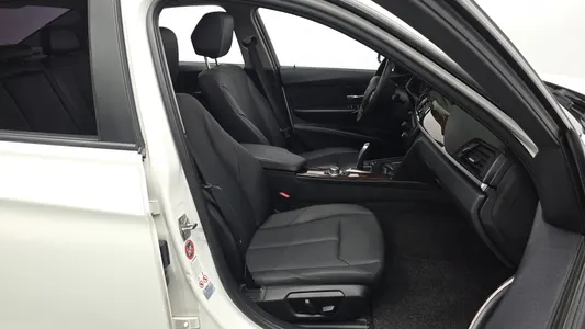 BMW 3 Series (F30) 320d xDrive 2013 26